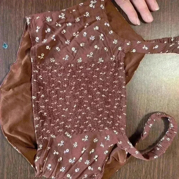 Kendall And Kylie Crop Top. Size Small.  Pull On. Roushed Back. Floral. Brown - Picture 8 of 8